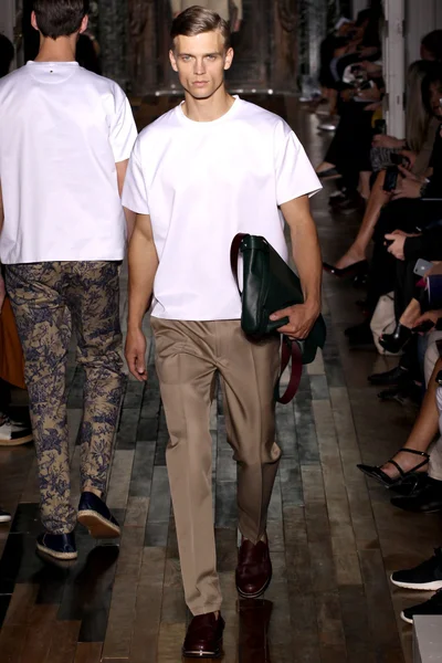 Look 29